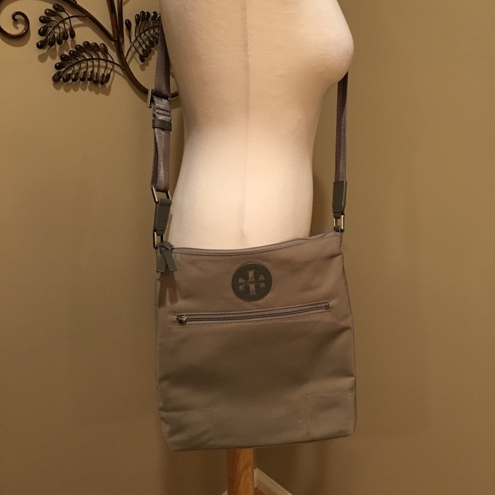 Tory Burch “Ella” Nylon Swingpack. Tan
